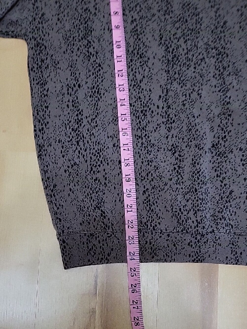 Athleta Studio to Street Splatter Animal Print Crewneck Sweatshirt Womens Small - Picture 12 of 12